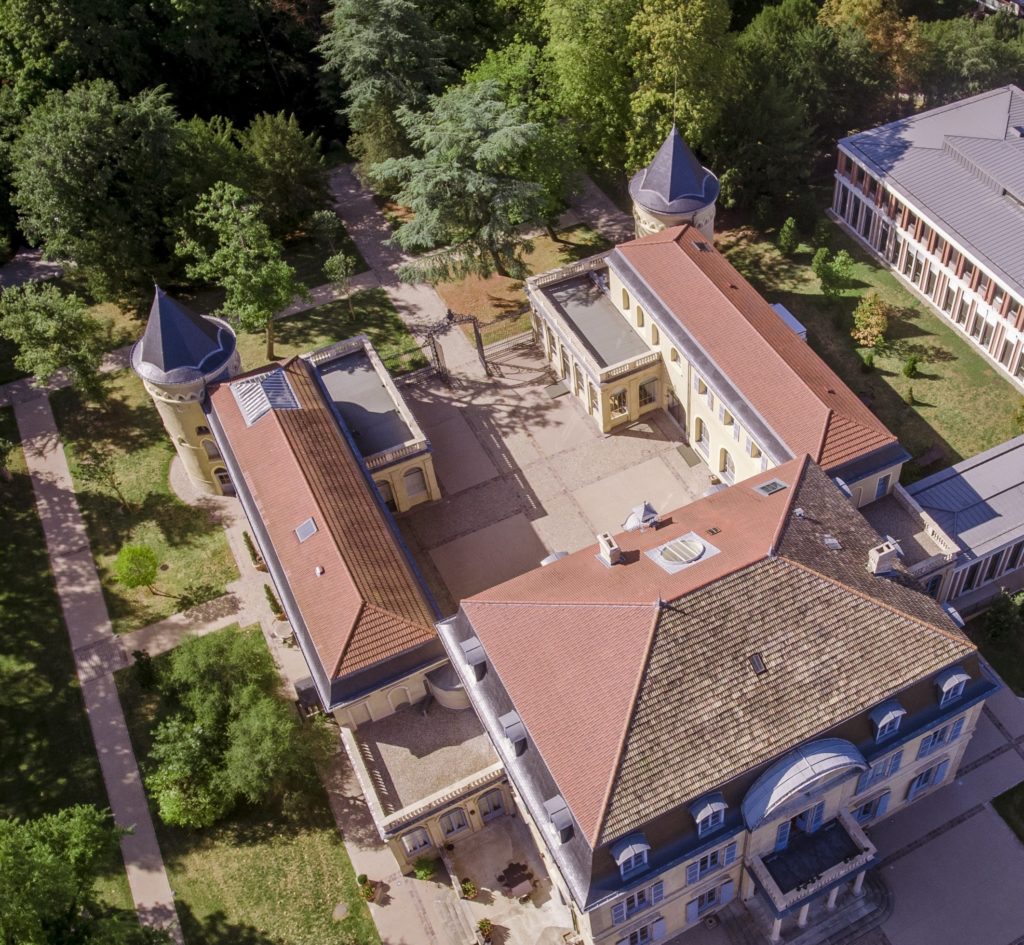 Cour d'honneur - Montcelard