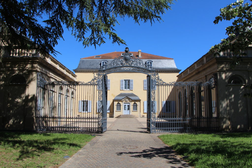 Cour d'honneur - Montcelard