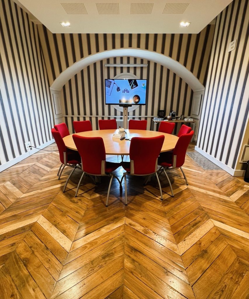 Salle Tadjikistan - Montcelard