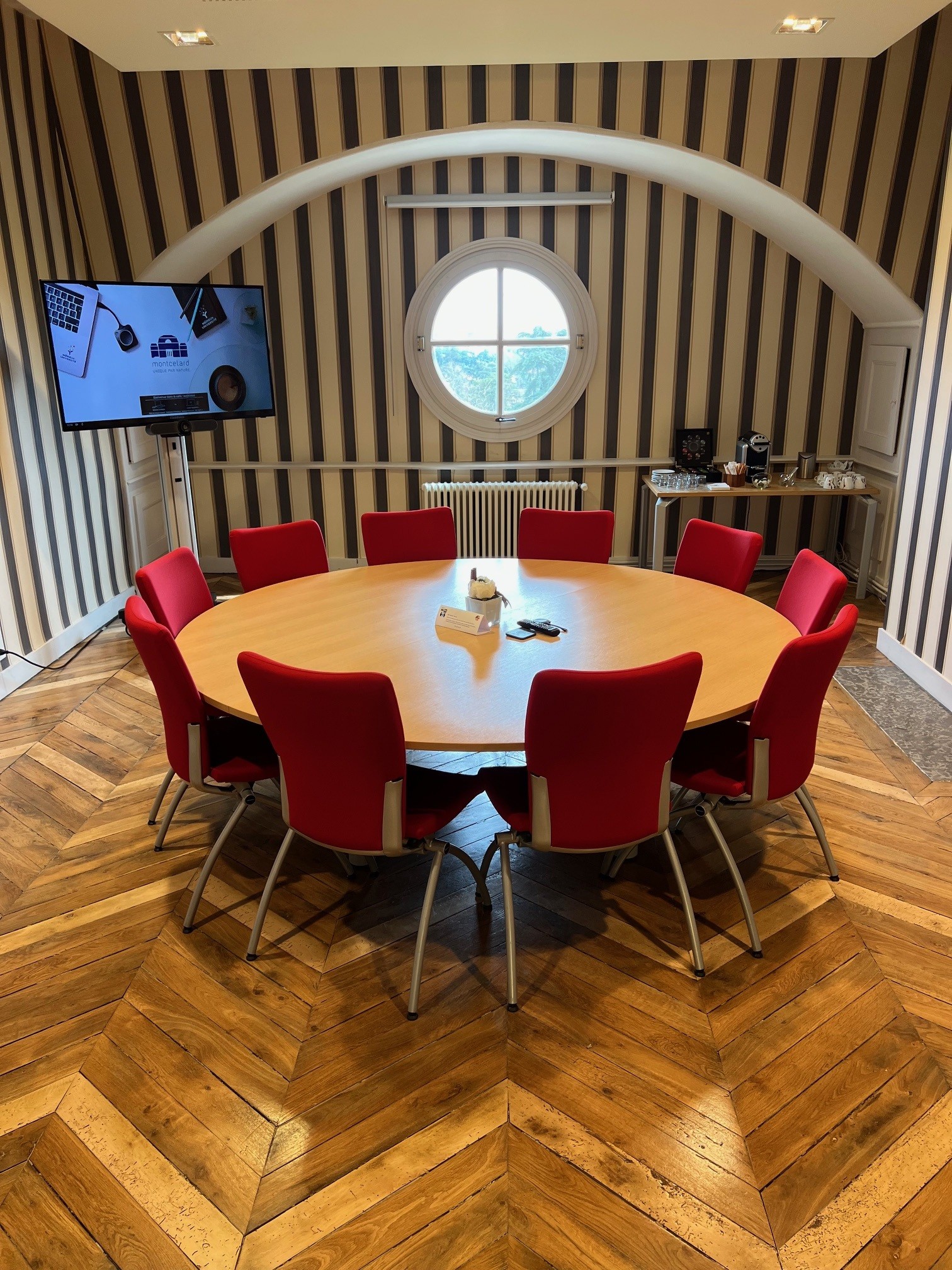 Salle Tadjikistan - Montcelard